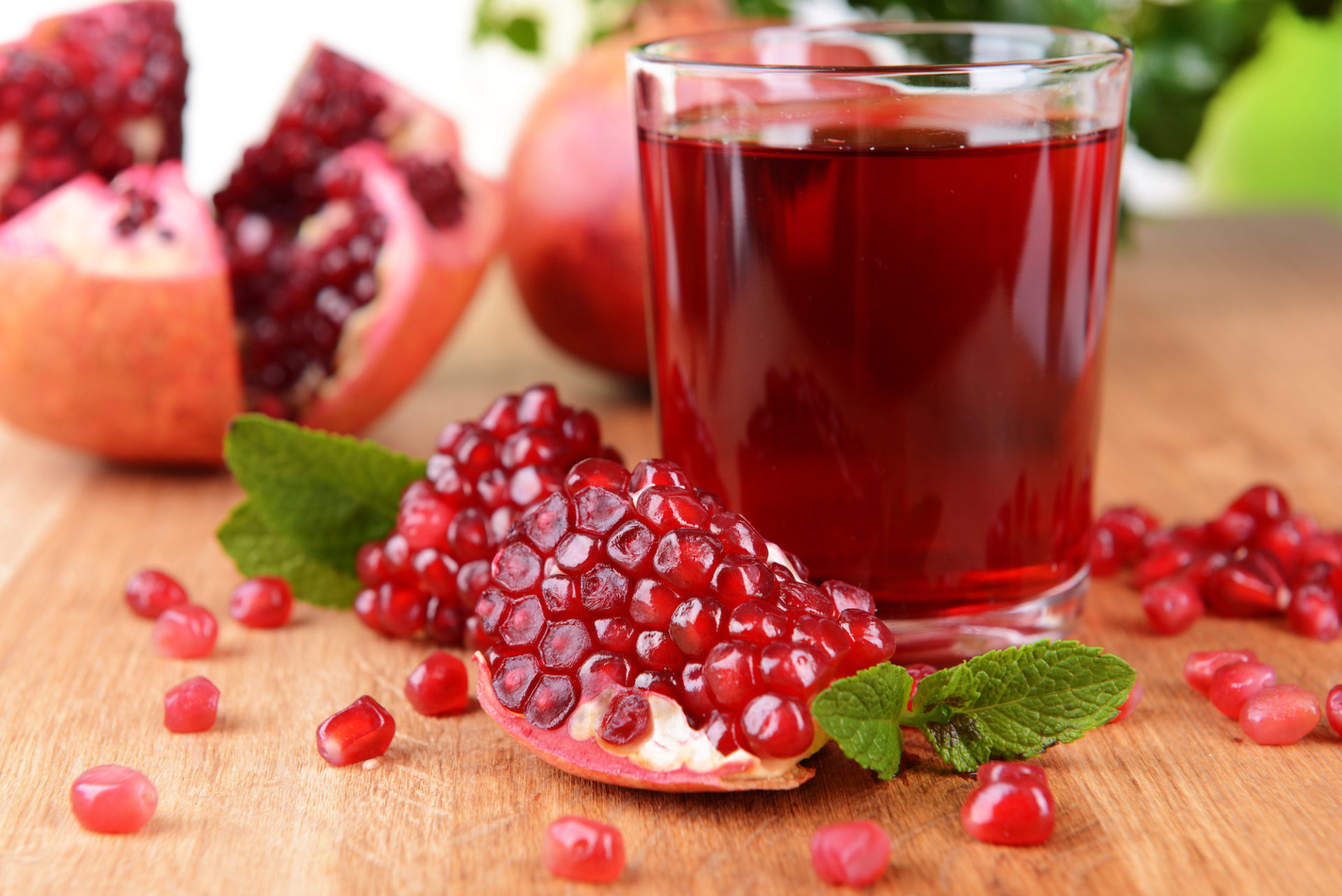 The Health Benefits Of Drinking Pomegranate Juice