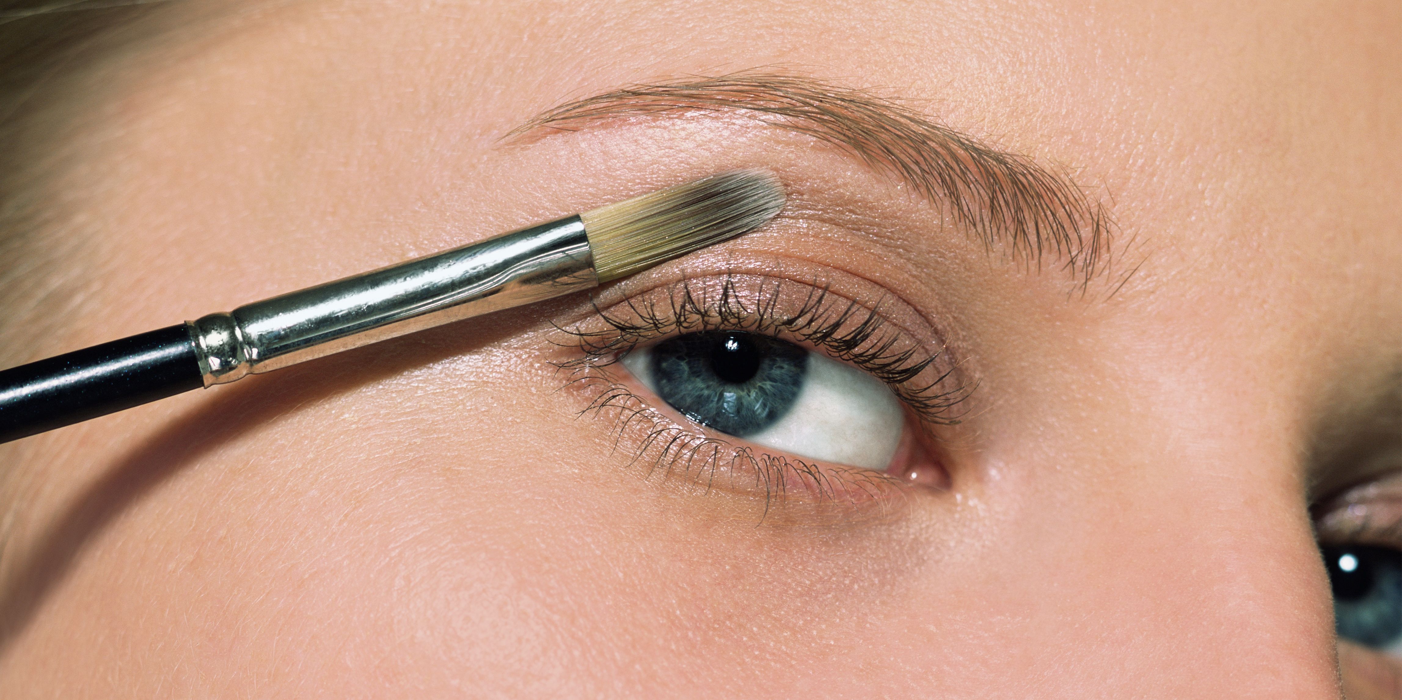 How to contour your eyes